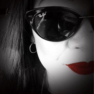 Meet your Posher, Carmela